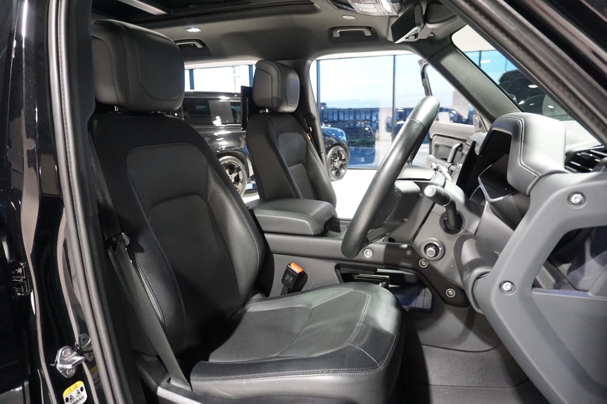 Land Rover Defender 110 3.0 D300 MHEV X-Dynamic HSE SUV 5dr Diesel Auto 4WD Euro 6 (s/s) (300 ps)